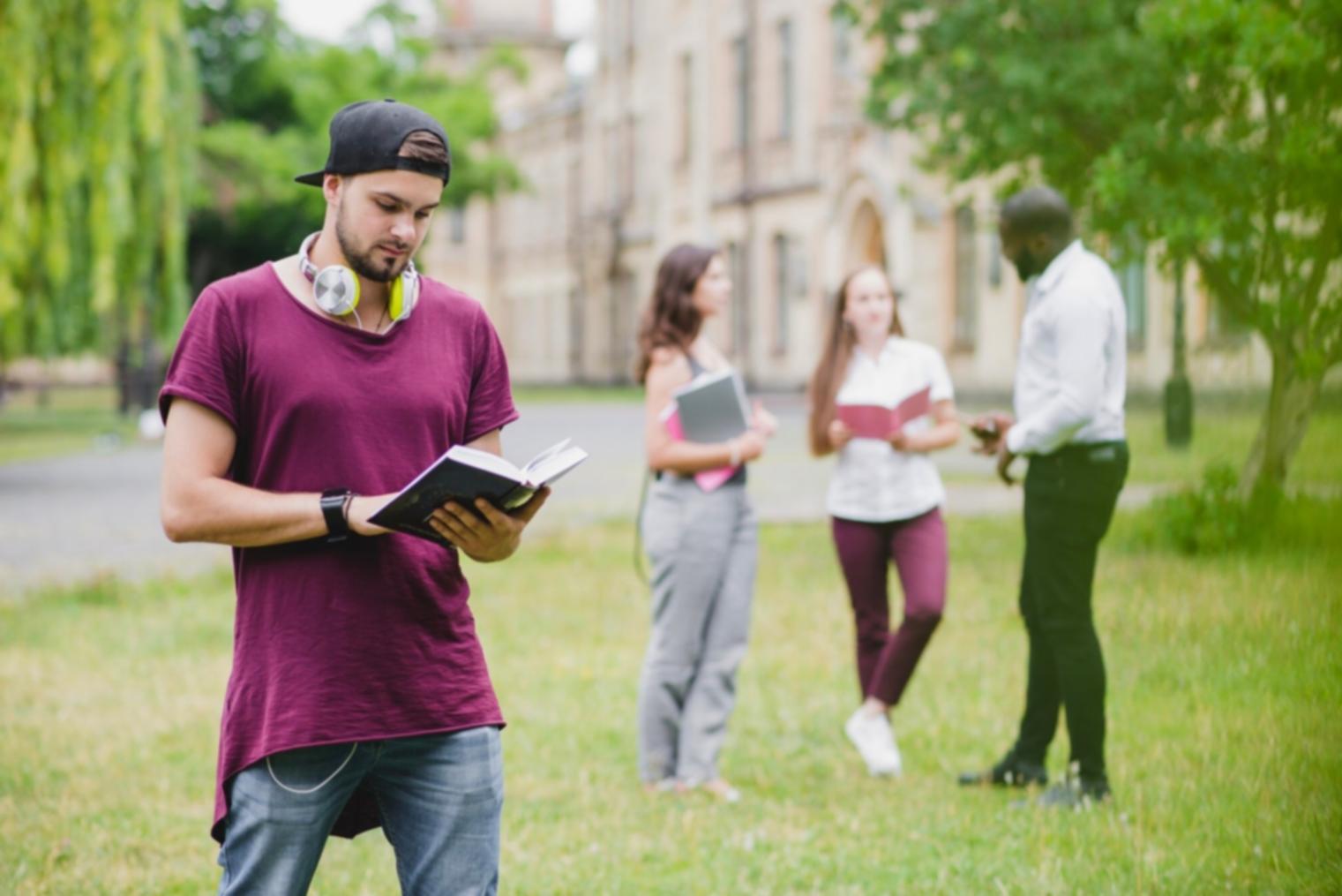 Aktuelle Kursräume und moderne Lernumgebung für Nagelpflege