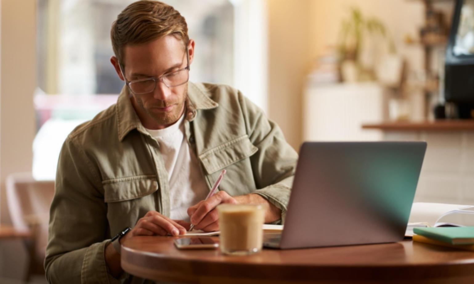 Professionelle Nagelpflege-Werkzeuge und Materialien
